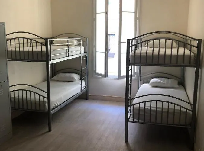 La Promenade HouseHostel