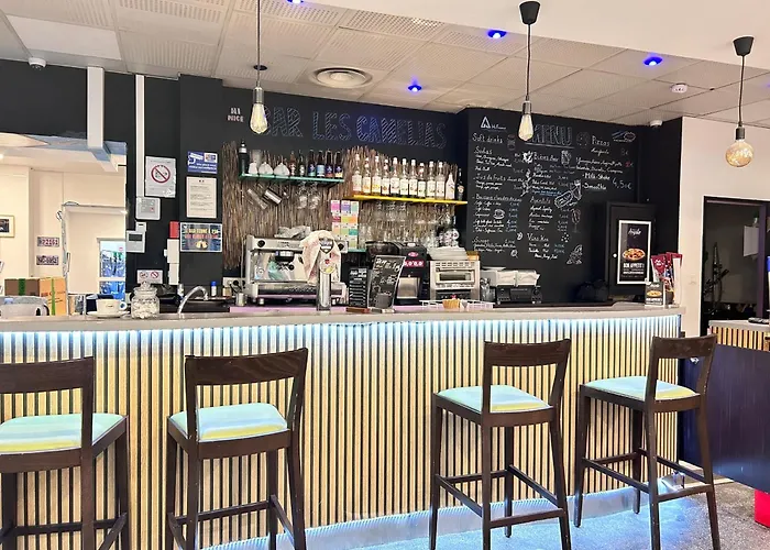 De Jeunesse HI Nice Les CaméliasHostel